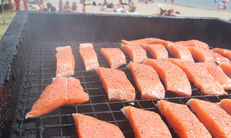 Smokey and the grillbandits zalm roken feest Emmeloord Noordoostpolder Maarten van Hoeve